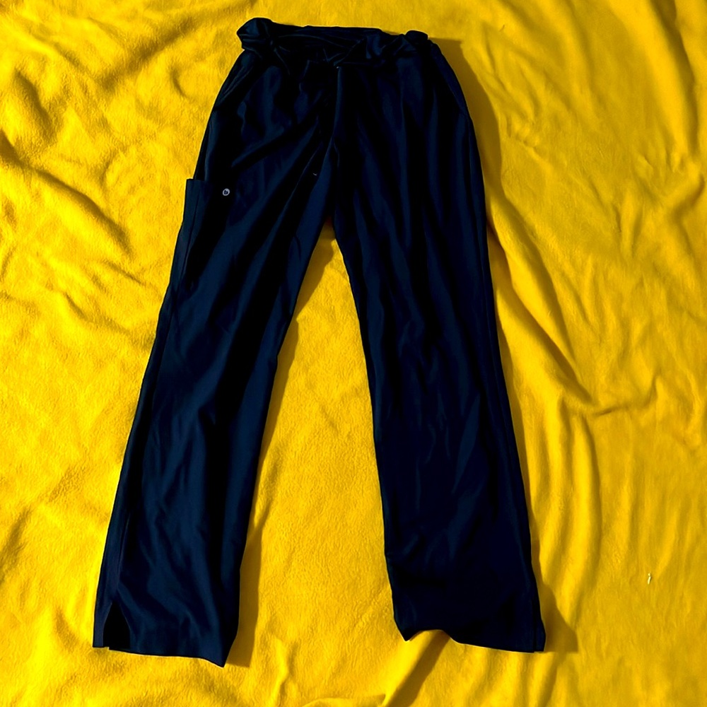 Women’s size L Barco one scrub pants